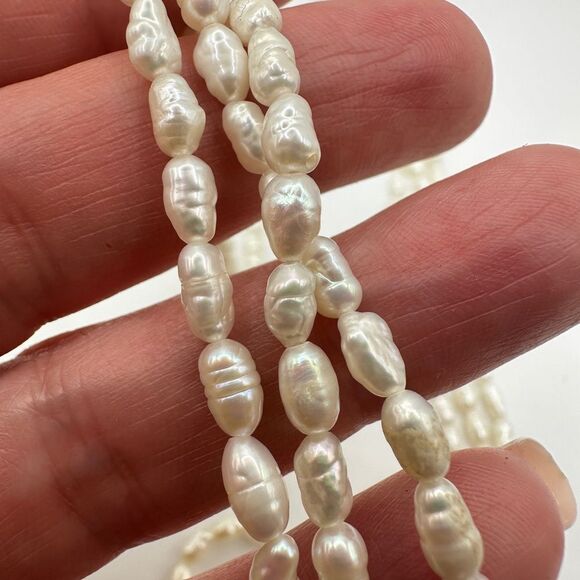 24" and three strands of rice pearls with 14kt yellow gold hardware necklace! - Picture 3 of 14